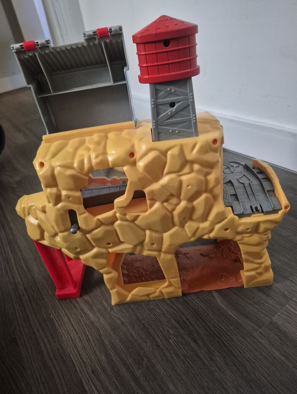 Fisher-Price Thomas & Friends Take-n-Play Rumbling Gold Mine Run playset Folding - Picture 6 of 7